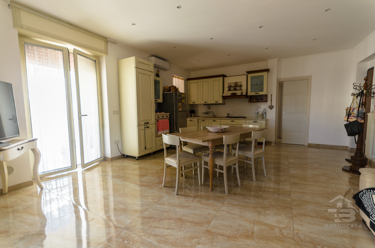 Foto 2 - Appartamento in Vendita in VIALE BECCARINI ,72 - Manfredonia