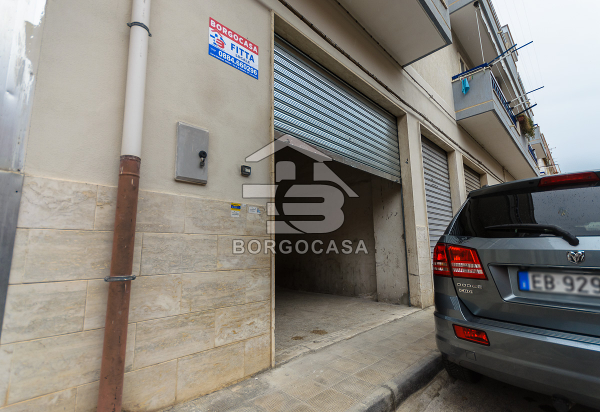 Foto 2 - Laboratorio/magazzino in Locazione in Via Luigi Allegato,92 - Manfredonia