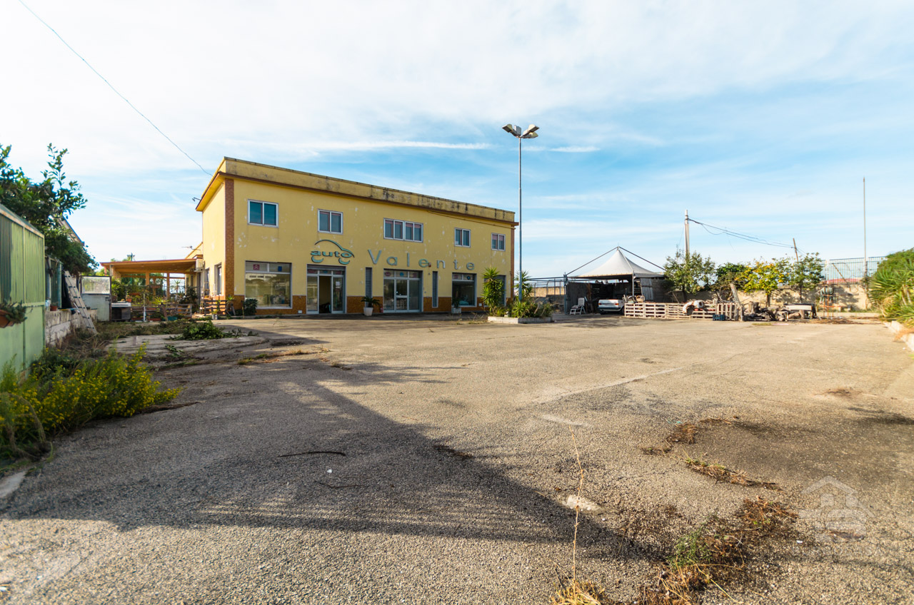 Foto 1 - Laboratorio/magazzino in Vendita in S.S. 89 km 173+300,snc - Manfredonia