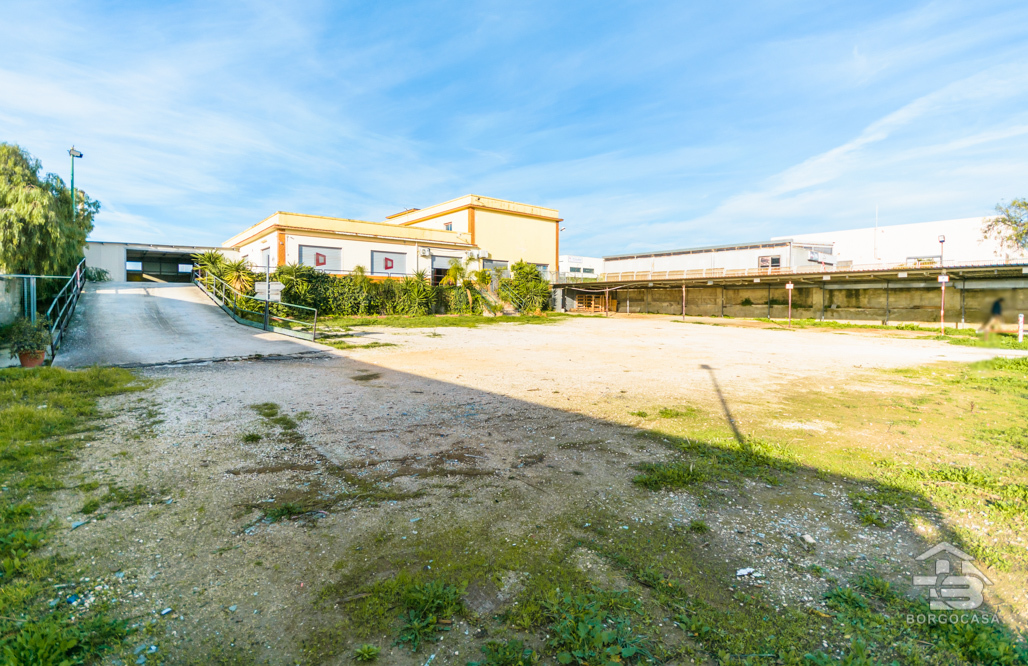 Foto 2 - Laboratorio/magazzino in Vendita in S.S. 89 km 173+300,snc - Manfredonia